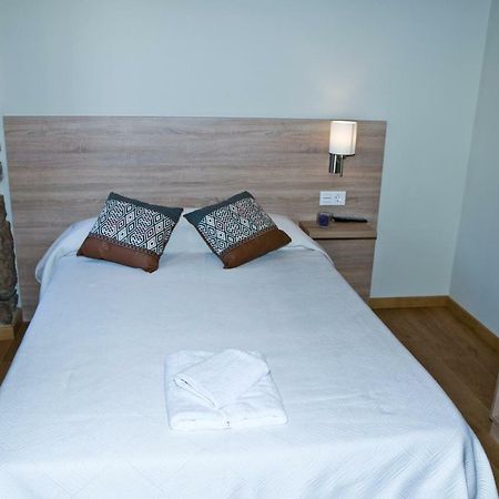 Pension Serrano Sarria Esterno foto