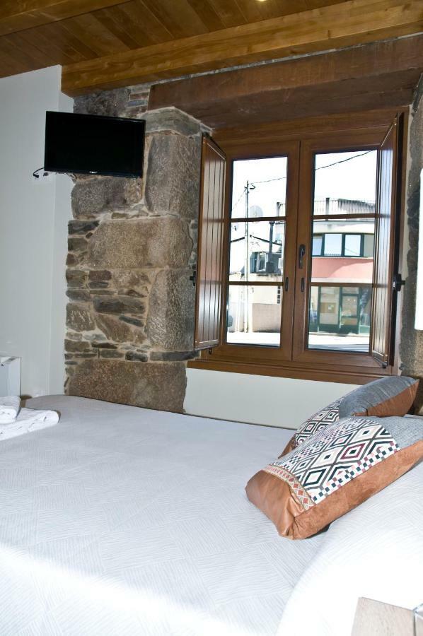 Pension Serrano Sarria Esterno foto
